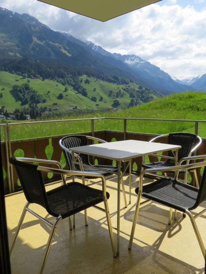Appartement in Hus Signal met prachtig uitzicht op de bergen Klosters Buitenkant foto