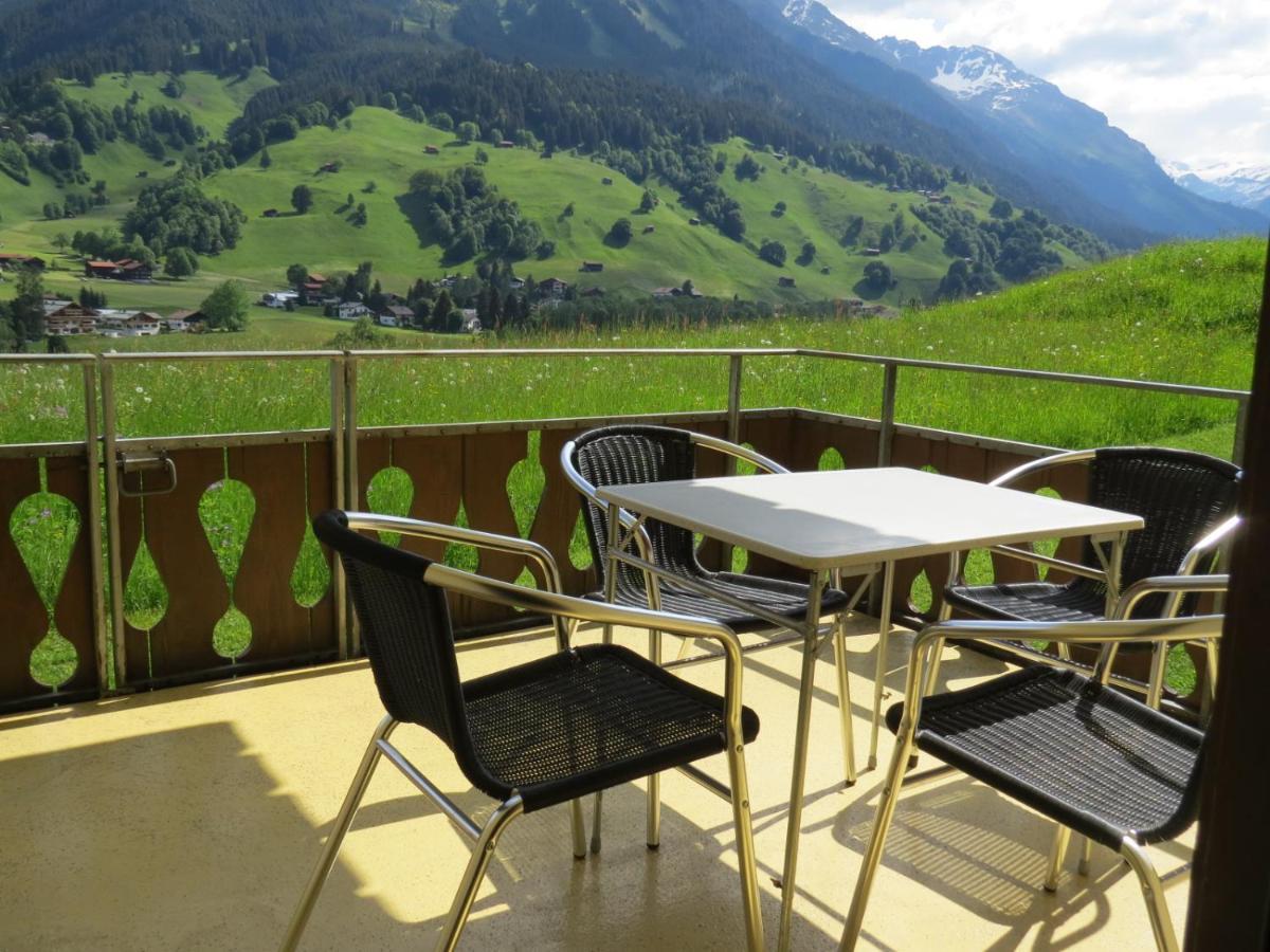 Appartement in Hus Signal met prachtig uitzicht op de bergen Klosters Buitenkant foto