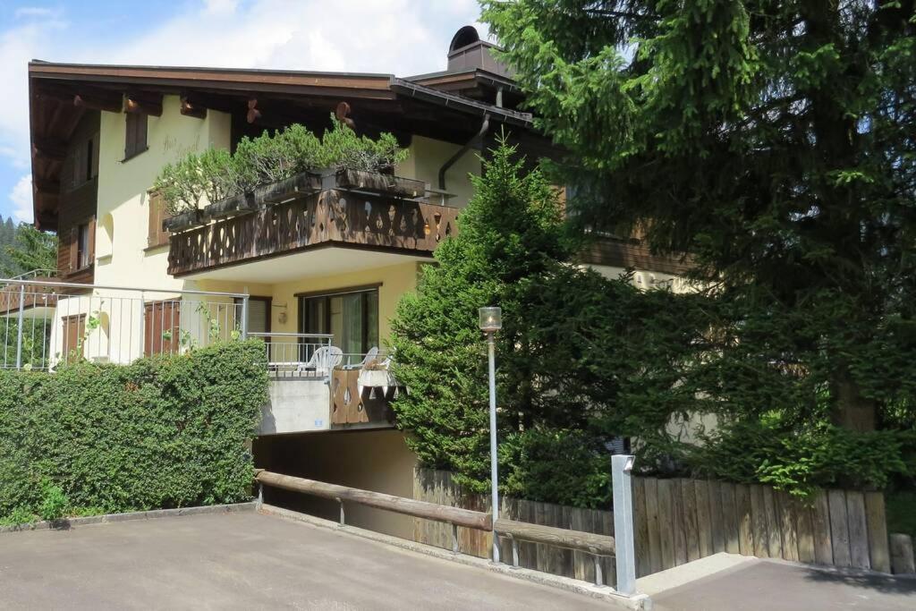 Appartement in Hus Signal met prachtig uitzicht op de bergen Klosters Buitenkant foto