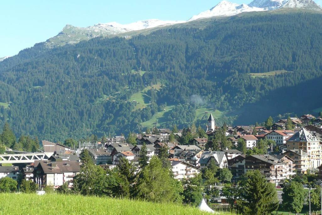 Appartement in Hus Signal met prachtig uitzicht op de bergen Klosters Buitenkant foto