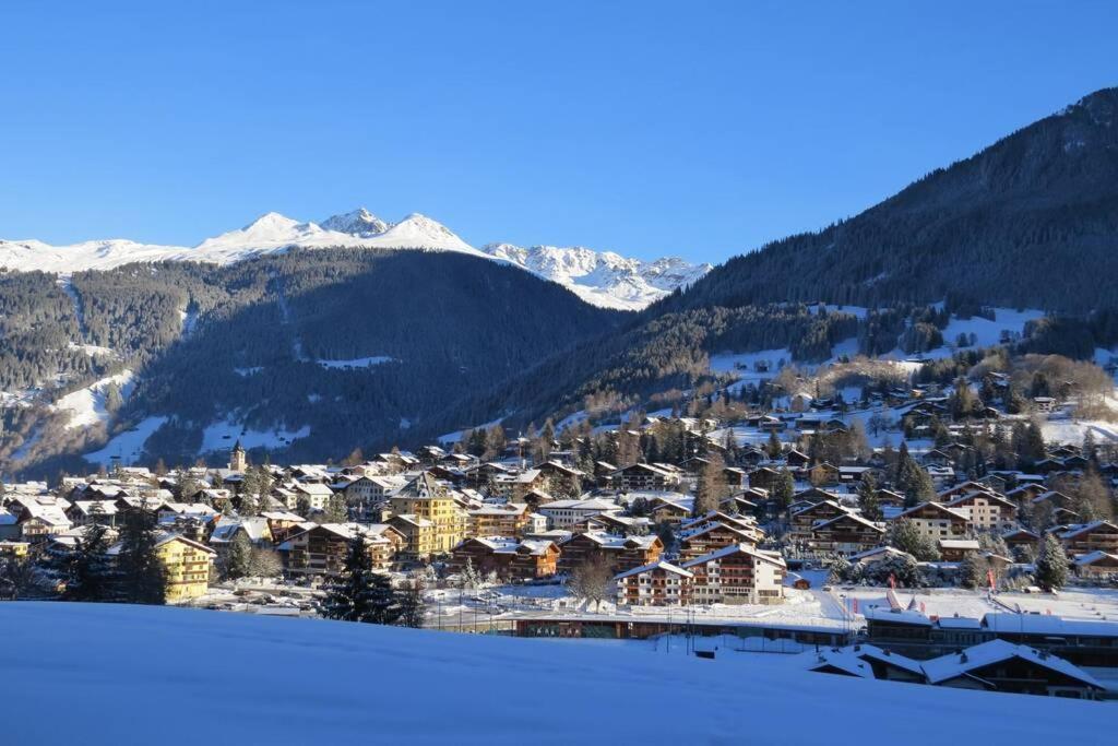Appartement in Hus Signal met prachtig uitzicht op de bergen Klosters Buitenkant foto