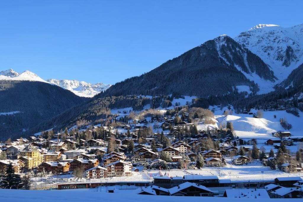 Appartement in Hus Signal met prachtig uitzicht op de bergen Klosters Buitenkant foto
